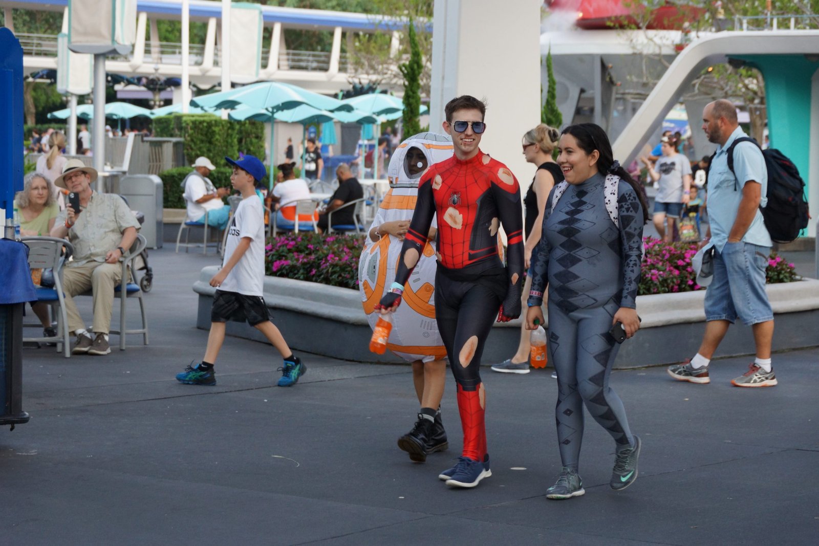 Mickey’s Not-So-Scary Halloween Party - Homem Aranha Longe de Casa