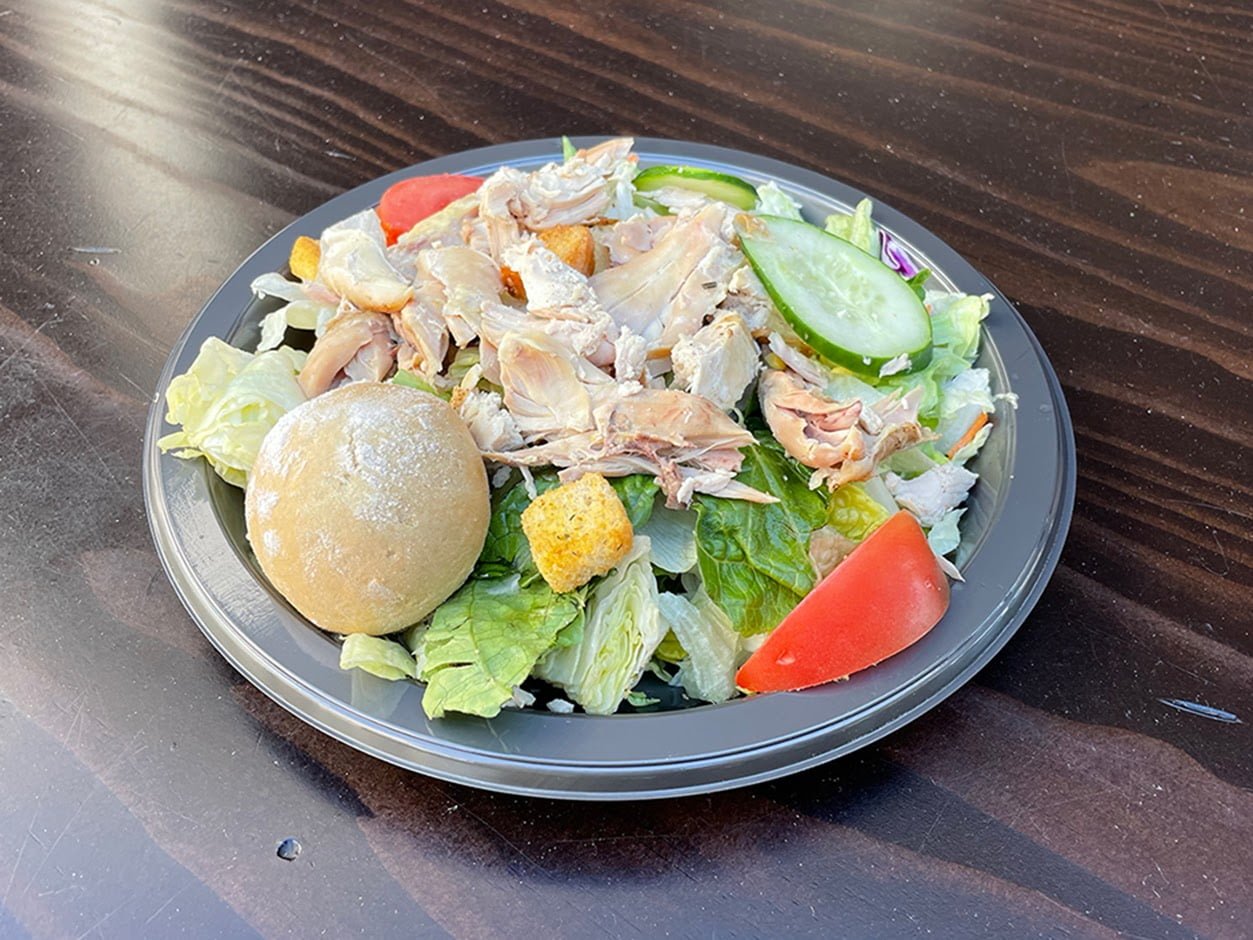 Salada de frango defumado